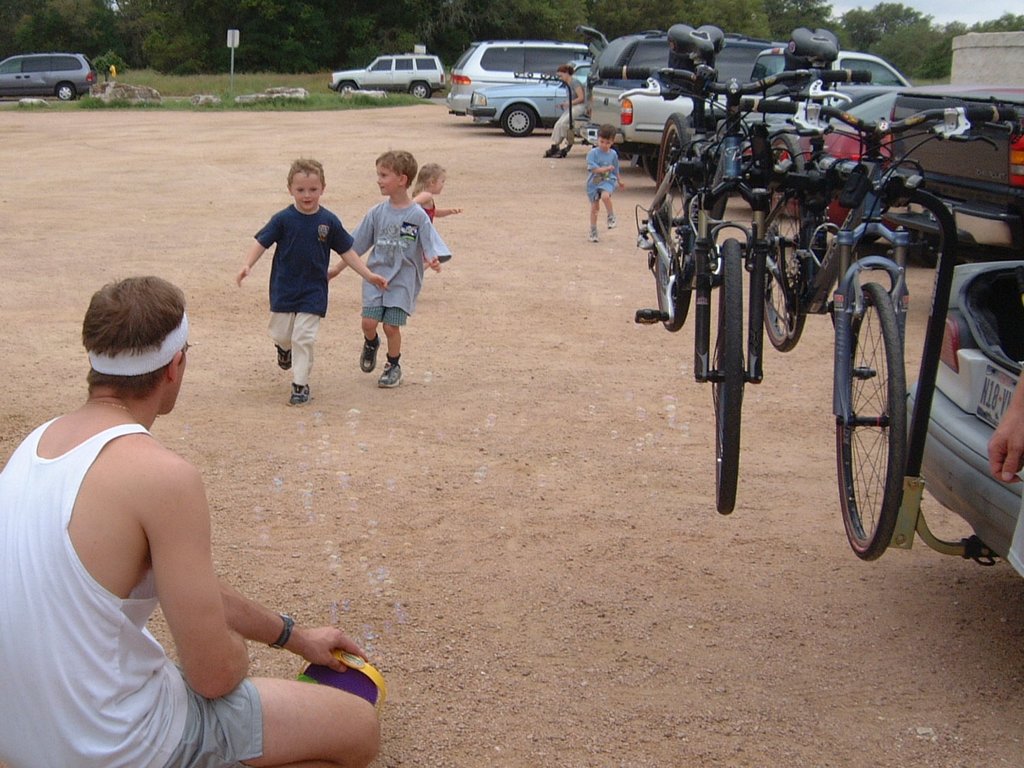 2004/05(May)/04(Mothers-Day)/1024x768_2004-05-09-Biking-Veloway-Mothers-Day-5.JPG