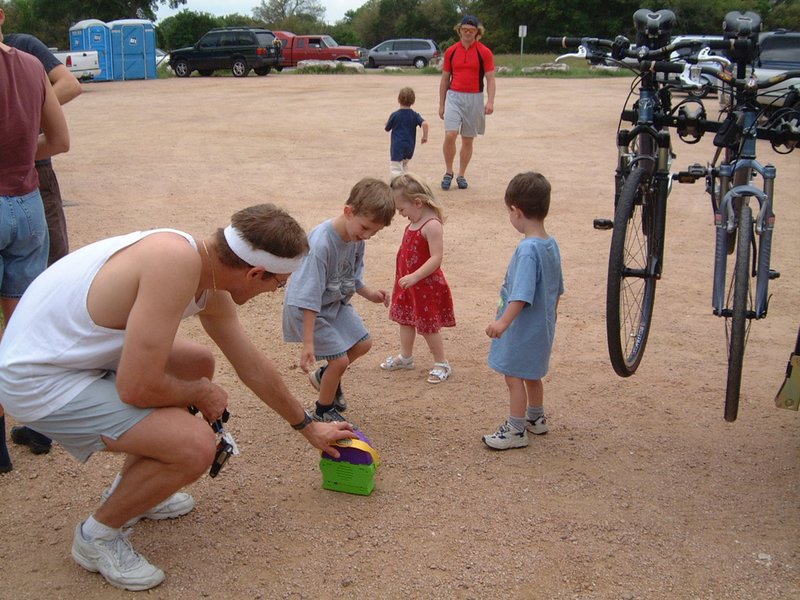 2004/05(May)/04(Mothers-Day)/800x600_2004-05-09-Biking-Veloway-Mothers-Day-4.JPG