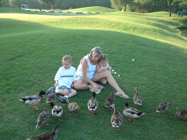 2004/05(May)/07(Vale-Kyla-Dodds)/640x480_2004-05-28-09.JPG