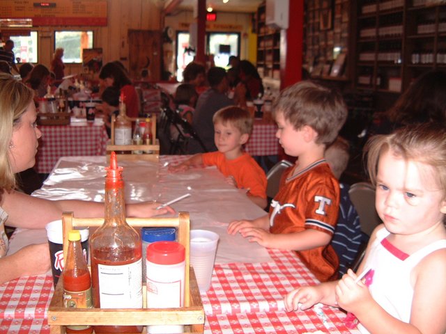 2004/05(May)/07(Vale-Kyla-Dodds)/640x480_2004-05-31-37.JPG
