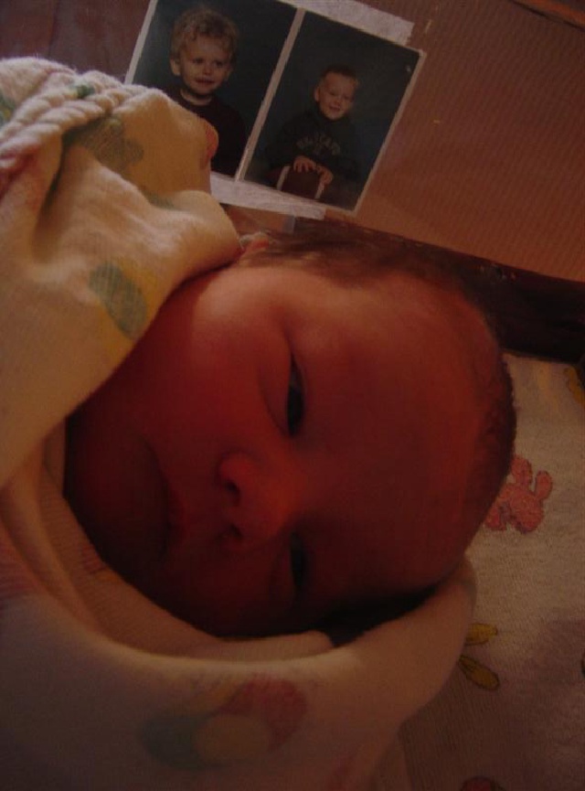 2004/07(July)/04(Baby-Lucas-Barkmeier)/640x480_2004-07-19-Lucas-Barkmeier-02.JPG