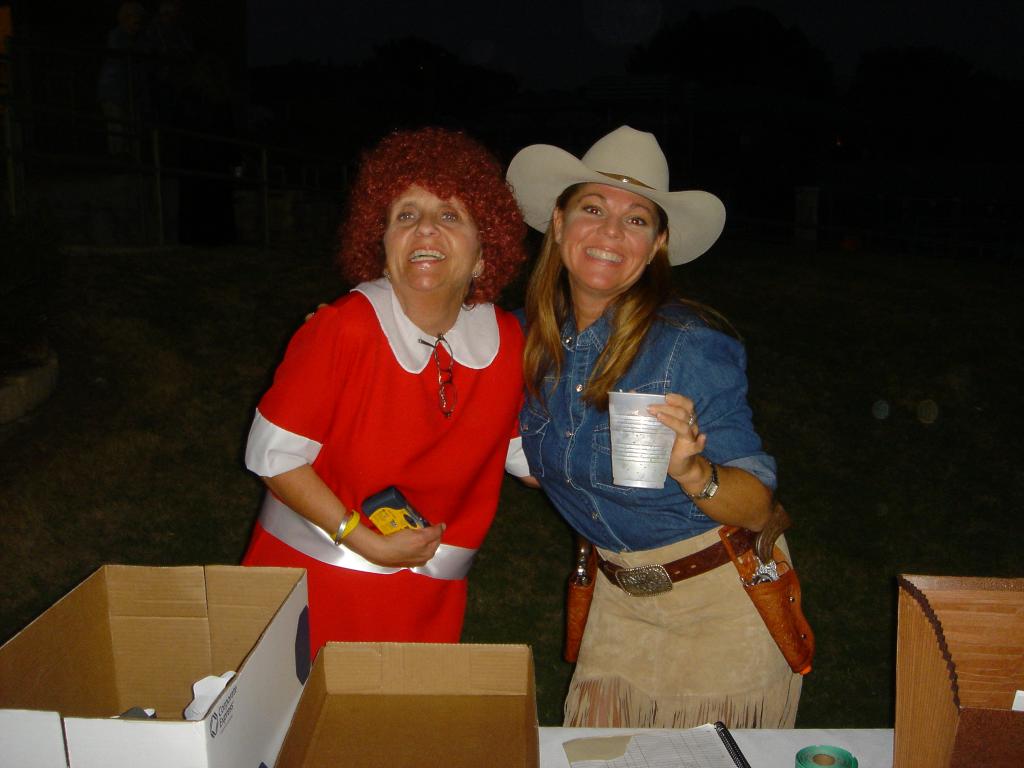 2004-10-30-Lost-Creek-Halloween-Party-17.JPG