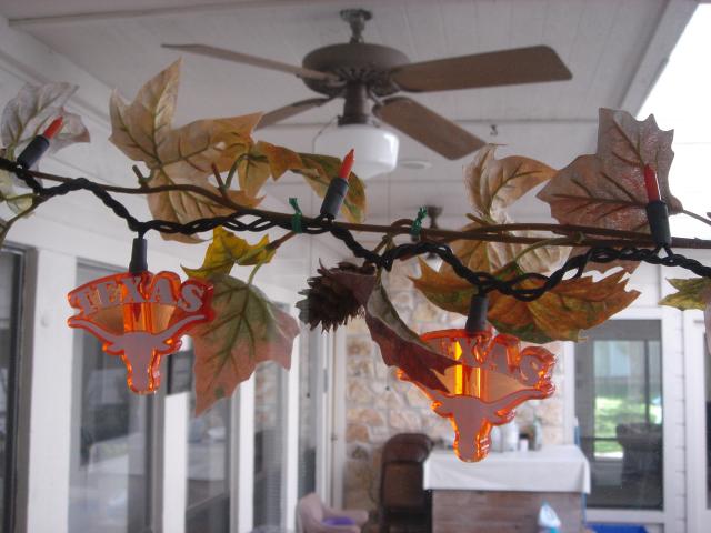 2004/10(Oct)/02(Halloween)/640x480_2004-10-15-Home-Halloween-Decorations-04.JPG