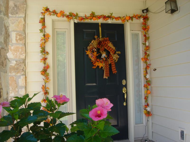 2004/10(Oct)/02(Halloween)/800x600_2004-10-15-Home-Halloween-Decorations-07.JPG