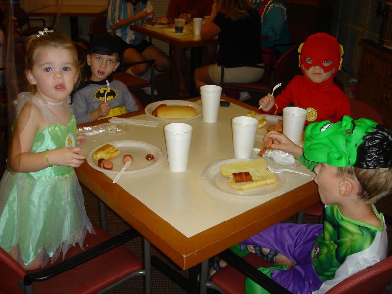 2004-10-30-Lost-Creek-Halloween-Party-07.JPG