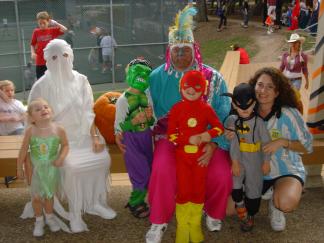 2004-10-30-Lost-Creek-Halloween-Party-05.JPG