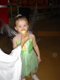 2004-10-30-Lost-Creek-Halloween-Party-12.JPG