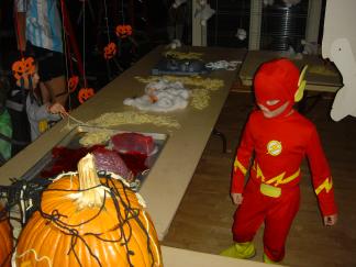 2004-10-30-Lost-Creek-Halloween-Party-15.JPG