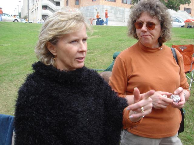 2004/11(Nov)/03(UT-Aggie-Game)/640x480_2004-11-26-Tailgating-UT-Aggies-2.JPG
