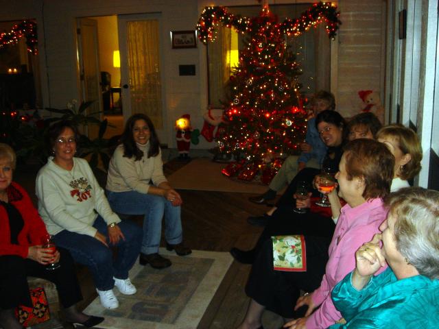 2004/12(Dec)/02(Office-Gal-Party)/640x480_2004-12-04-Gynics-Gals-3.JPG