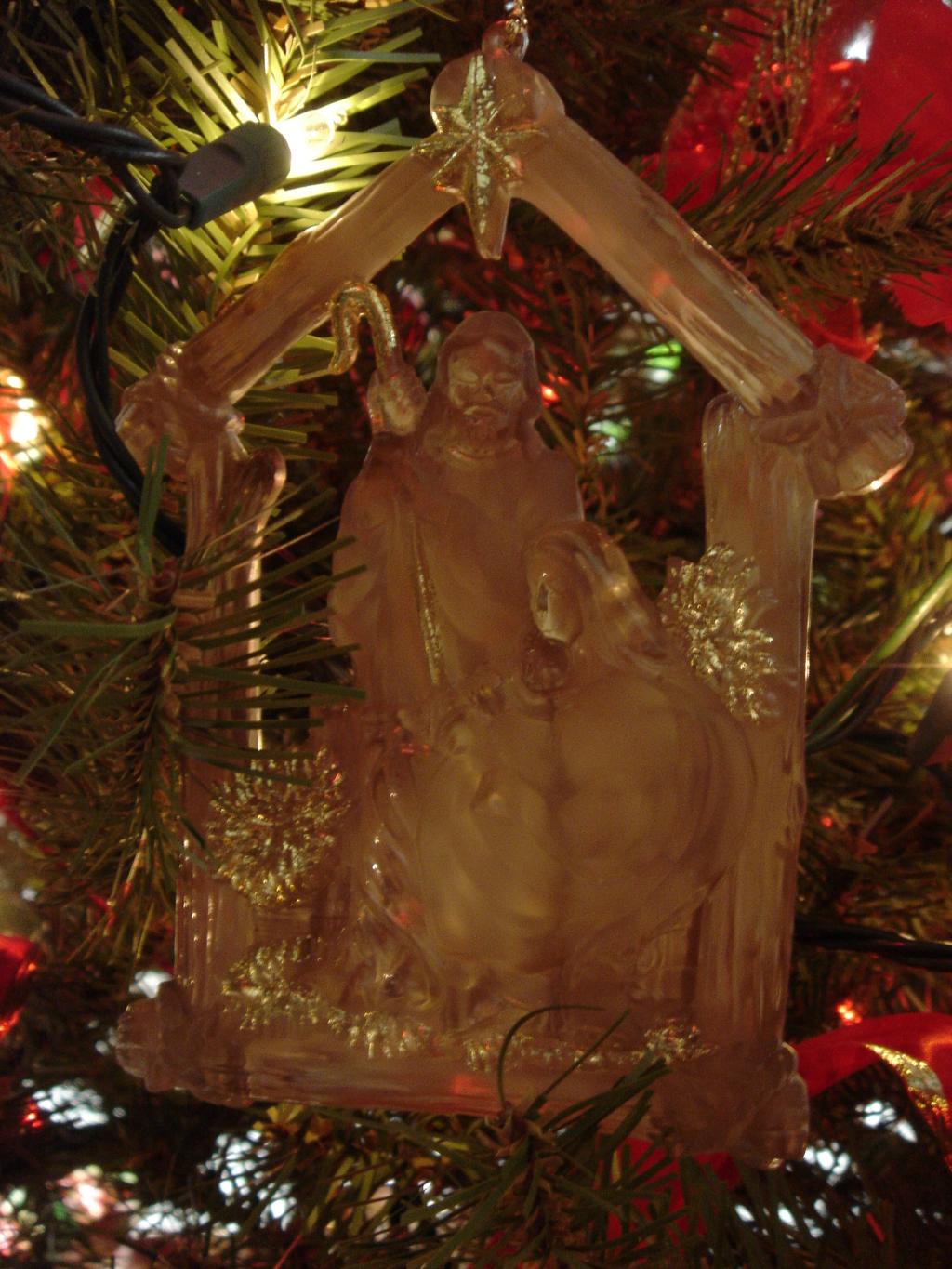 2004/12(Dec)/03(Christmas-Tree)/1024x768_2004-12-10-Home-Tree-16.JPG