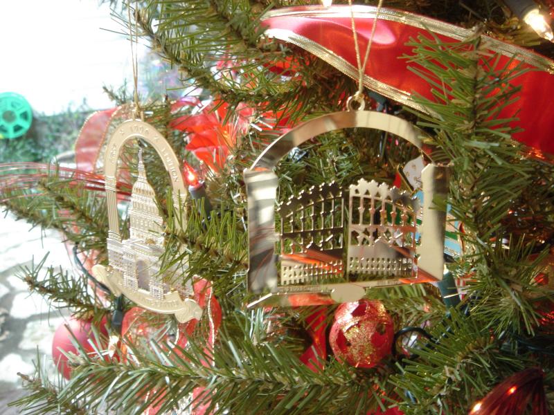 2004-12-10-Home-Tree-11.JPG