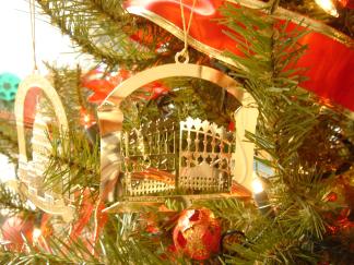2004-12-10-Home-Tree-10.JPG