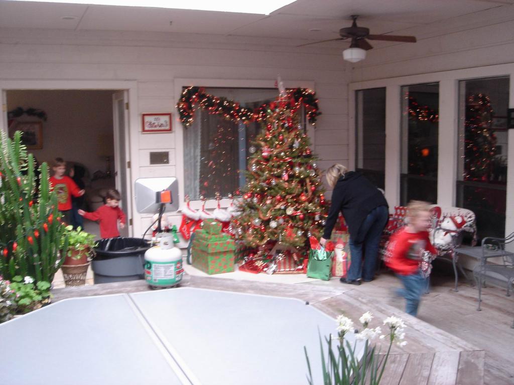 2004/12(Dec)/08(Christmas-Eve)/2004-12-24-01.JPG