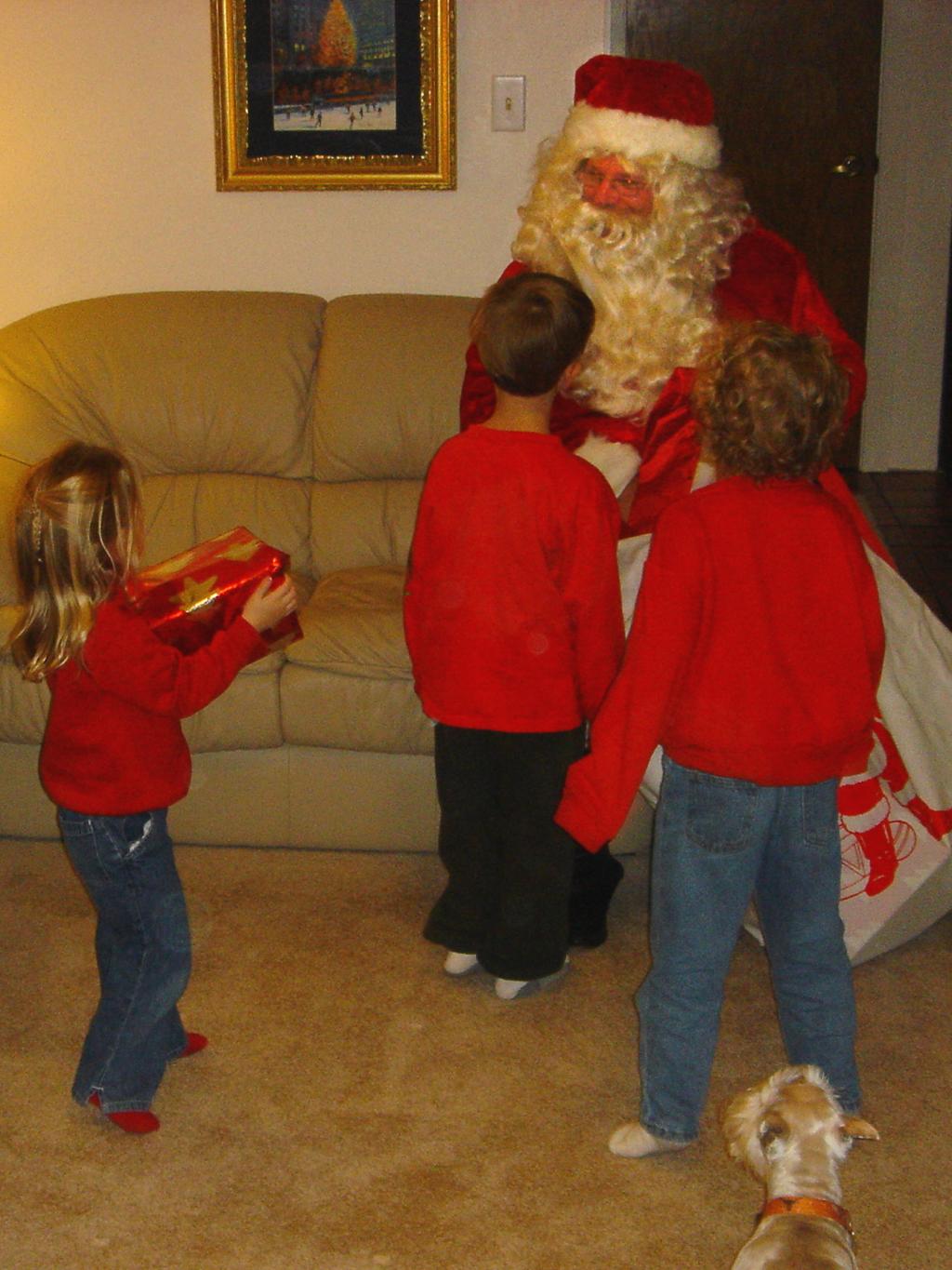 2004/12(Dec)/08(Christmas-Eve)/1024x768_2004-12-24-09.JPG