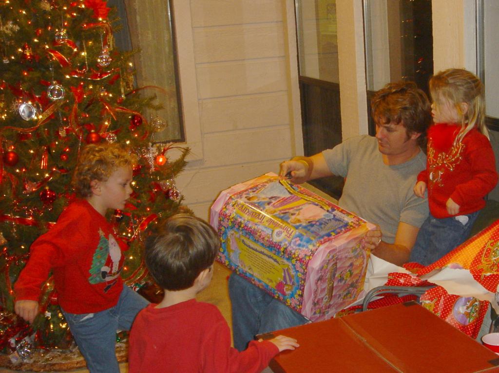 2004/12(Dec)/08(Christmas-Eve)/1024x768_2004-12-24-28.JPG