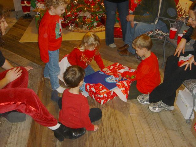 2004/12(Dec)/08(Christmas-Eve)/640x480_2004-12-24-23.JPG