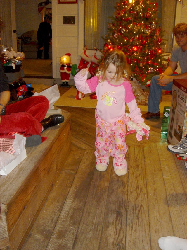 2004/12(Dec)/08(Christmas-Eve)/640x480_2004-12-24-42.JPG