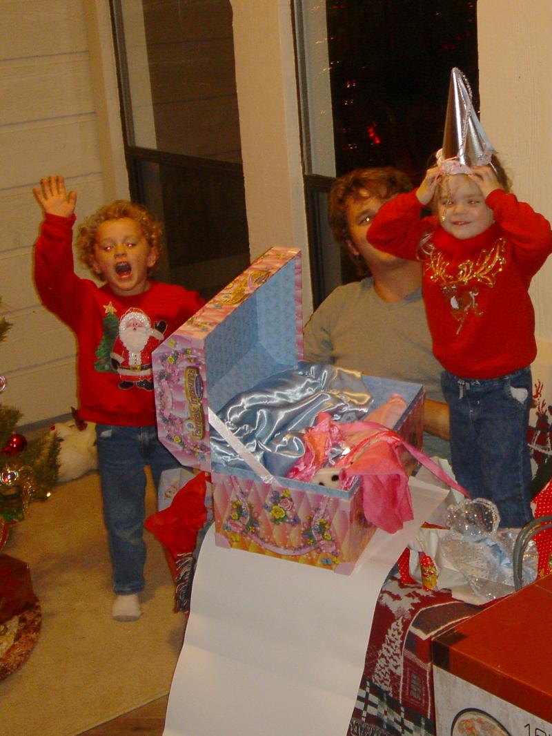 2004/12(Dec)/08(Christmas-Eve)/800x600_2004-12-24-34.JPG