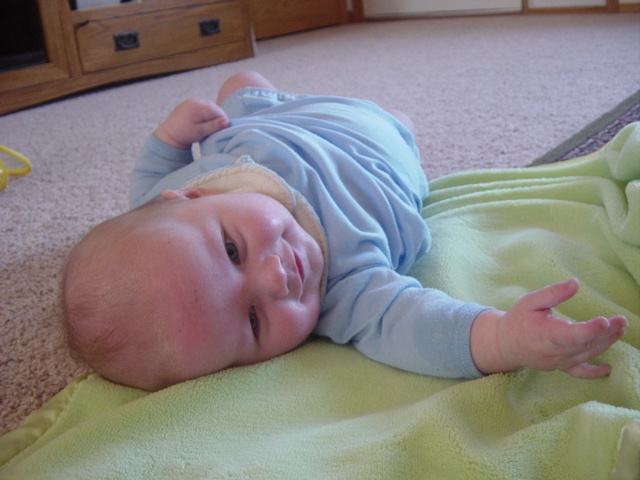 2004/12(Dec)/10(Scott-Barkmeier-Dodd-Christmas)/640x480_2004-11-13-Lucas.JPG