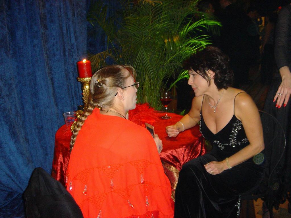 2005/01(Jan)/01(Coronation-Ball)/1024x768_2005-01-08-Coronation-Ball-23.JPG