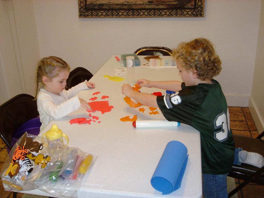 2005-01-15-Kyla-Vale-Play-Dough-0.JPG