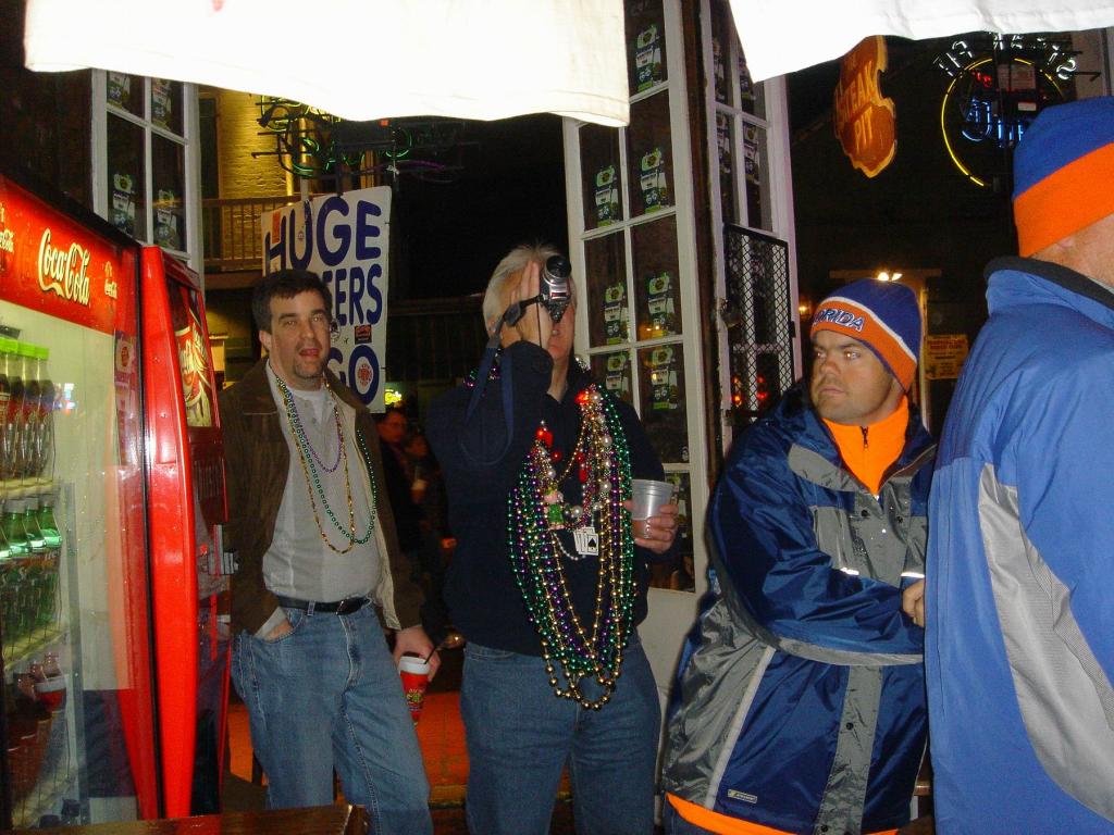 2005-02-03-BalconyBourbonStreet08.JPG