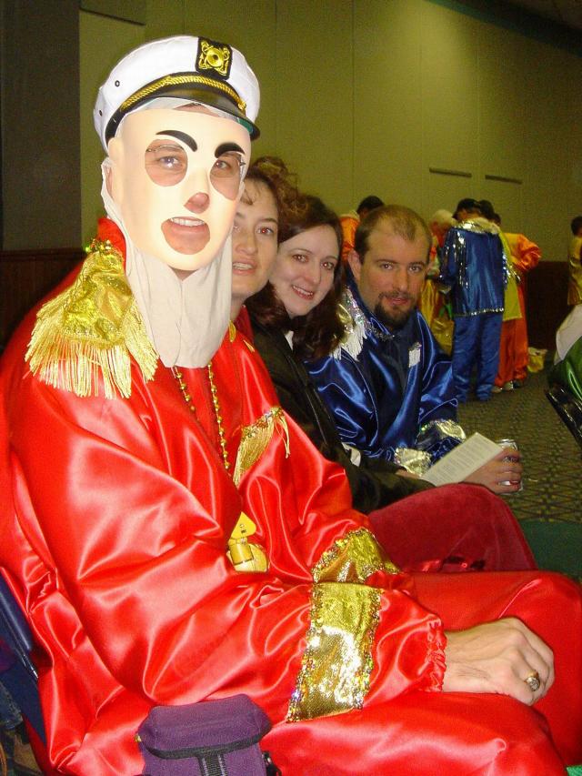 2005/02(Feb)/01(MardiGras)/640x480_2005-02-05-Mass-Superdome-Before-Parade-2.JPG