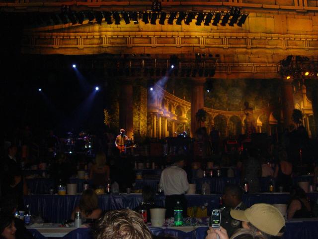 2005/02(Feb)/01(MardiGras)/640x480_2005-02-05-Superdome-Extravaganza-17.JPG