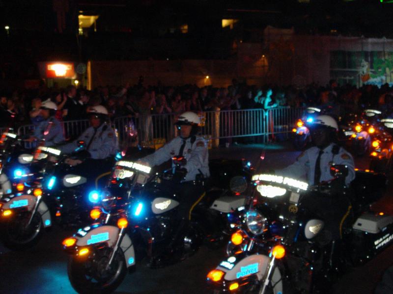 2005/02(Feb)/01(MardiGras)/800x600_2005-02-05-Superdome-Extravaganza-02.JPG