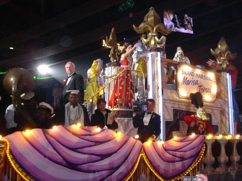 2005/02(Feb)/01(MardiGras)/800x600_2005-02-05-Superdome-Extravaganza-03.JPG