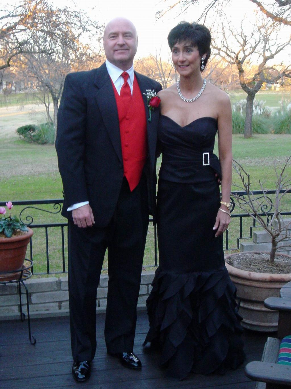 2005/02(Feb)/05(ValentinesBall)/1024x768_2005-02-14-ValentinesBall-09.JPG