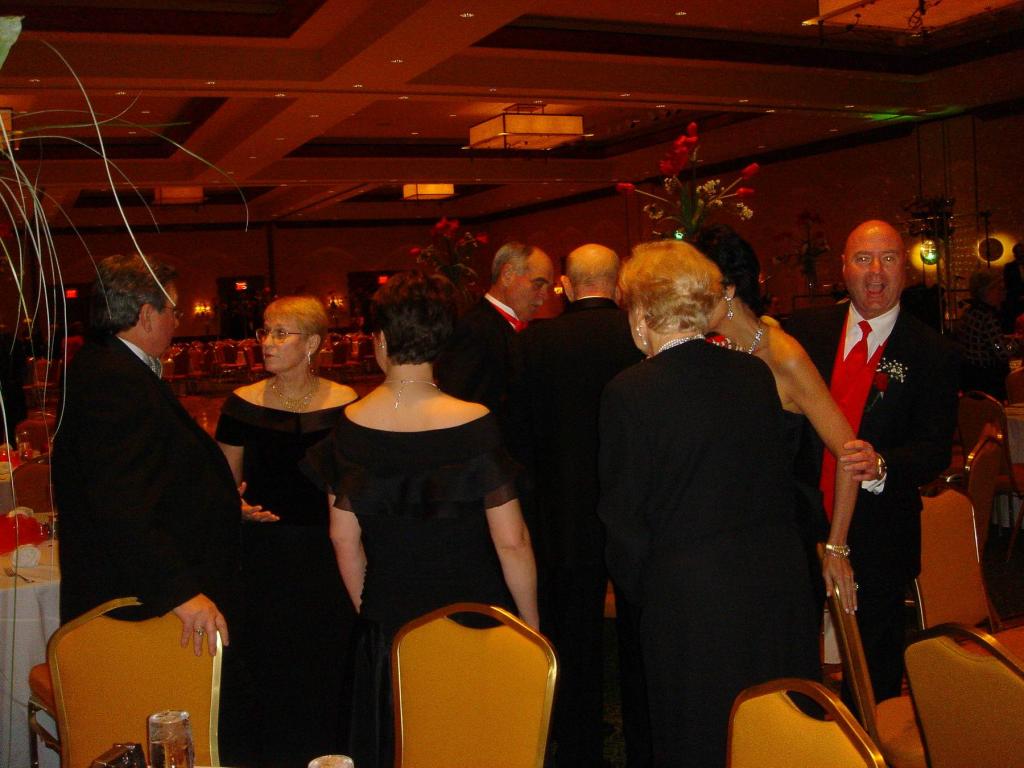2005/02(Feb)/05(ValentinesBall)/1024x768_2005-02-14-ValentinesBall-18.JPG