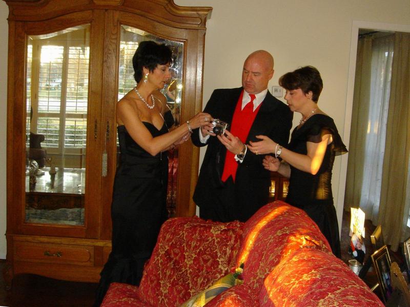 2005/02(Feb)/05(ValentinesBall)/800x600_2005-02-14-ValentinesBall-03.JPG