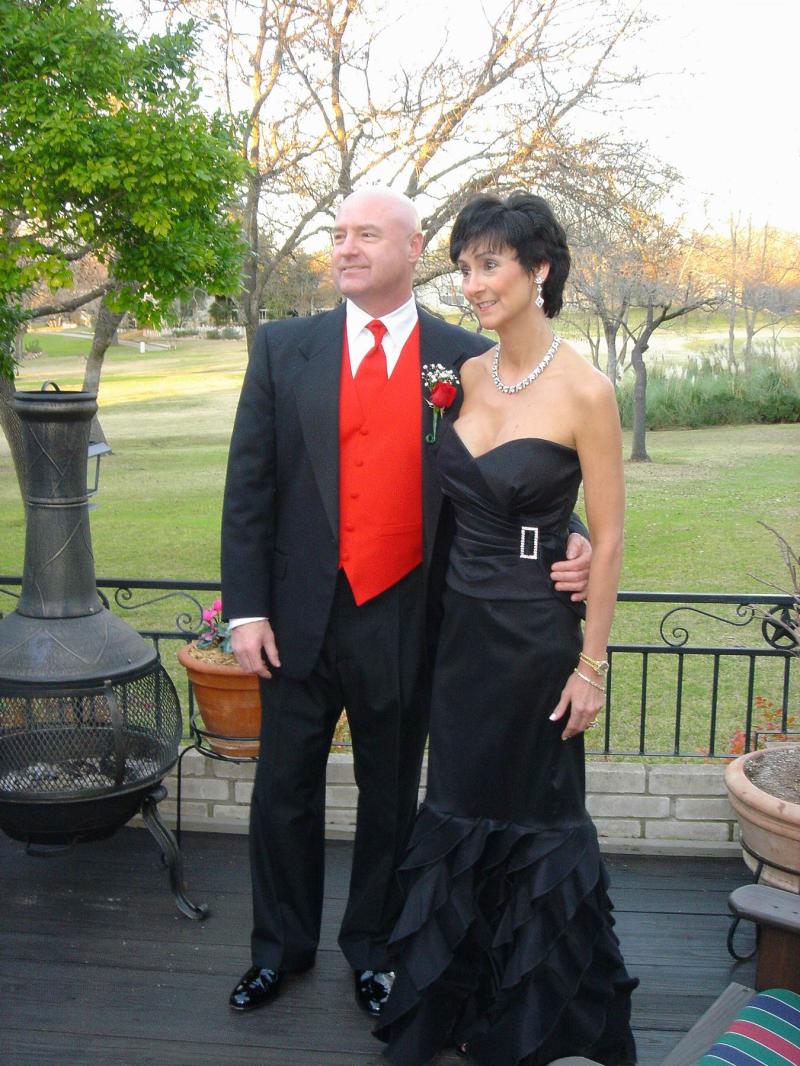 2005/02(Feb)/05(ValentinesBall)/800x600_2005-02-14-ValentinesBall-11.JPG