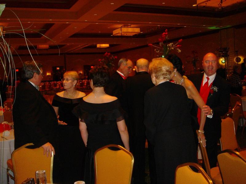 2005/02(Feb)/05(ValentinesBall)/800x600_2005-02-14-ValentinesBall-18.JPG