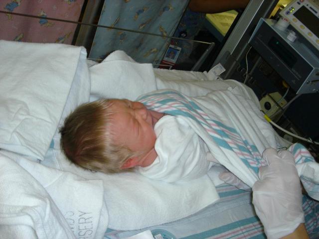 2005/03(March)/03(Ian)/640x480_2005-03-11-Ian-0.JPG