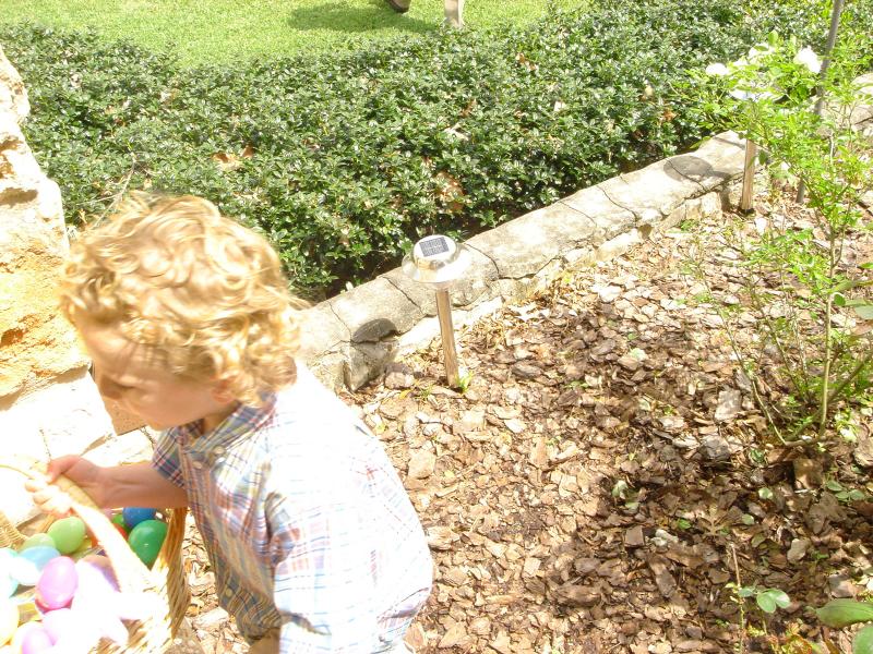 2005/03(March)/05(Easter)/800x600_2005-03-27-Easter-25.JPG