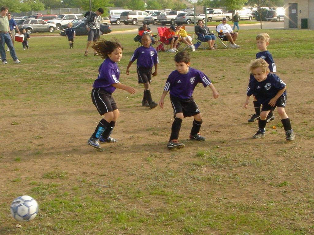 2005/04(April)/01(Vale-Kyla)/1024x768_2005-04-09-Soccer-0.JPG