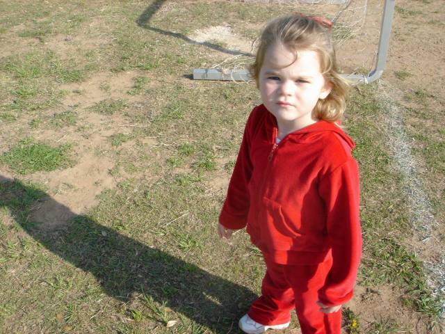 2005/04(April)/01(Vale-Kyla)/640x480_2005-04-09-Soccer-6.JPG