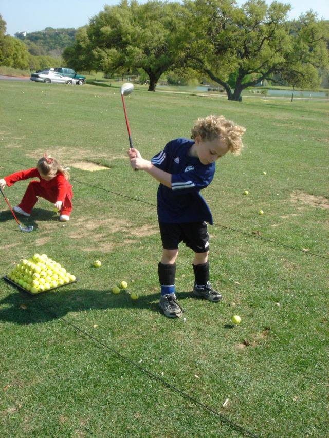 2005/04(April)/01(Vale-Kyla)/640x480_2005-04-09-golf-3.JPG