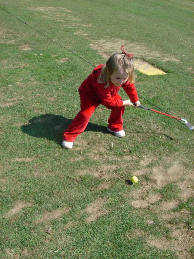 2005/04(April)/01(Vale-Kyla)/640x480_2005-04-09-golf-4.JPG