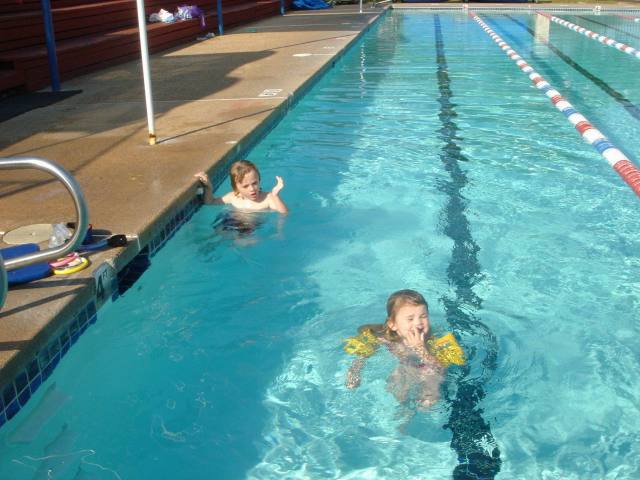 2005-04-09-swimming-4.JPG