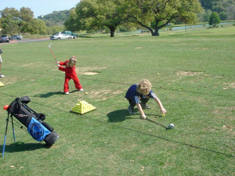 2005/04(April)/01(Vale-Kyla)/800x600_2005-04-09-golf-0.JPG