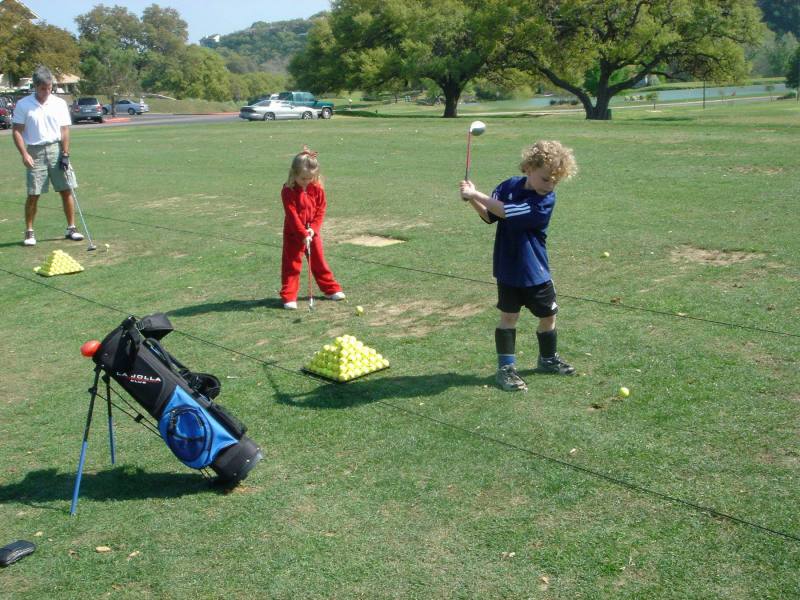 2005/04(April)/01(Vale-Kyla)/800x600_2005-04-09-golf-1.JPG