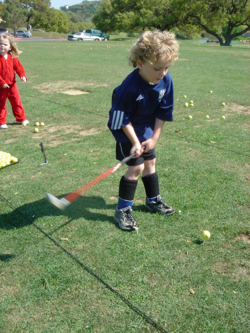 2005/04(April)/01(Vale-Kyla)/800x600_2005-04-09-golf-5.JPG
