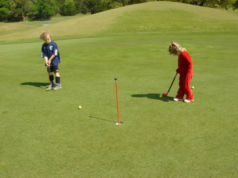 2005/04(April)/01(Vale-Kyla)/800x600_2005-04-09-golf-8.JPG