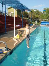 2005-04-09-swimming-3.JPG