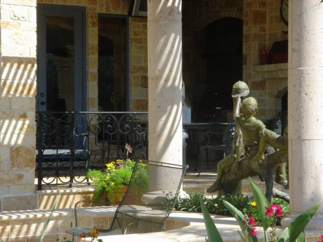 2005/04(April)/Houston/640x480_House-on-Course3.JPG