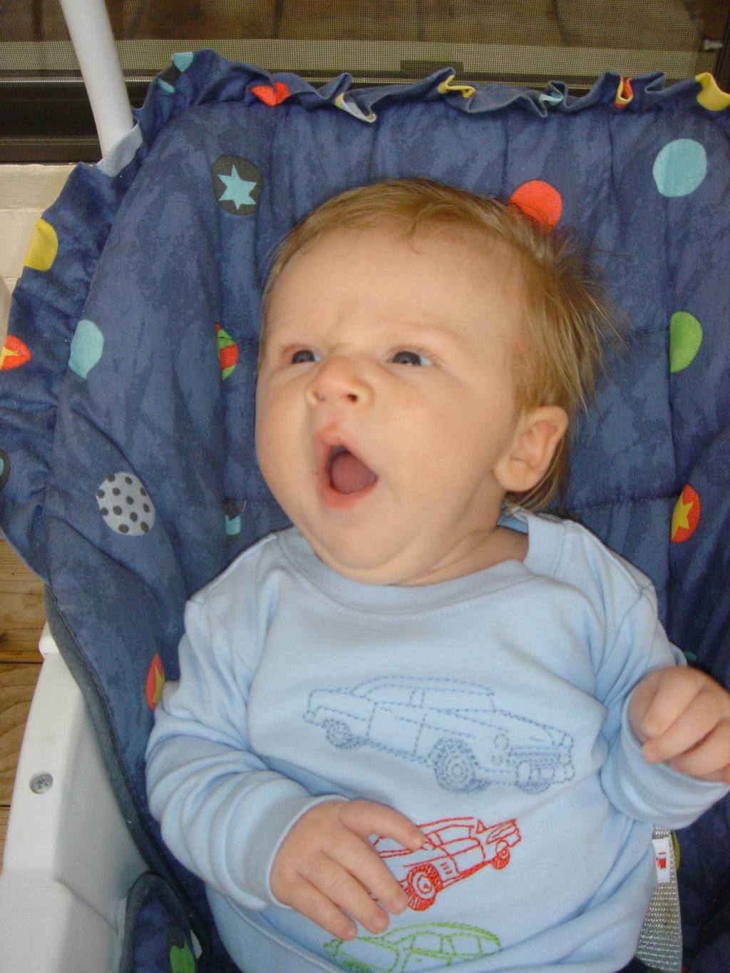 2005/05(May)/01(Ian)/1024x768_2005-05-02-Ian-Visits-Grandma-08.JPG